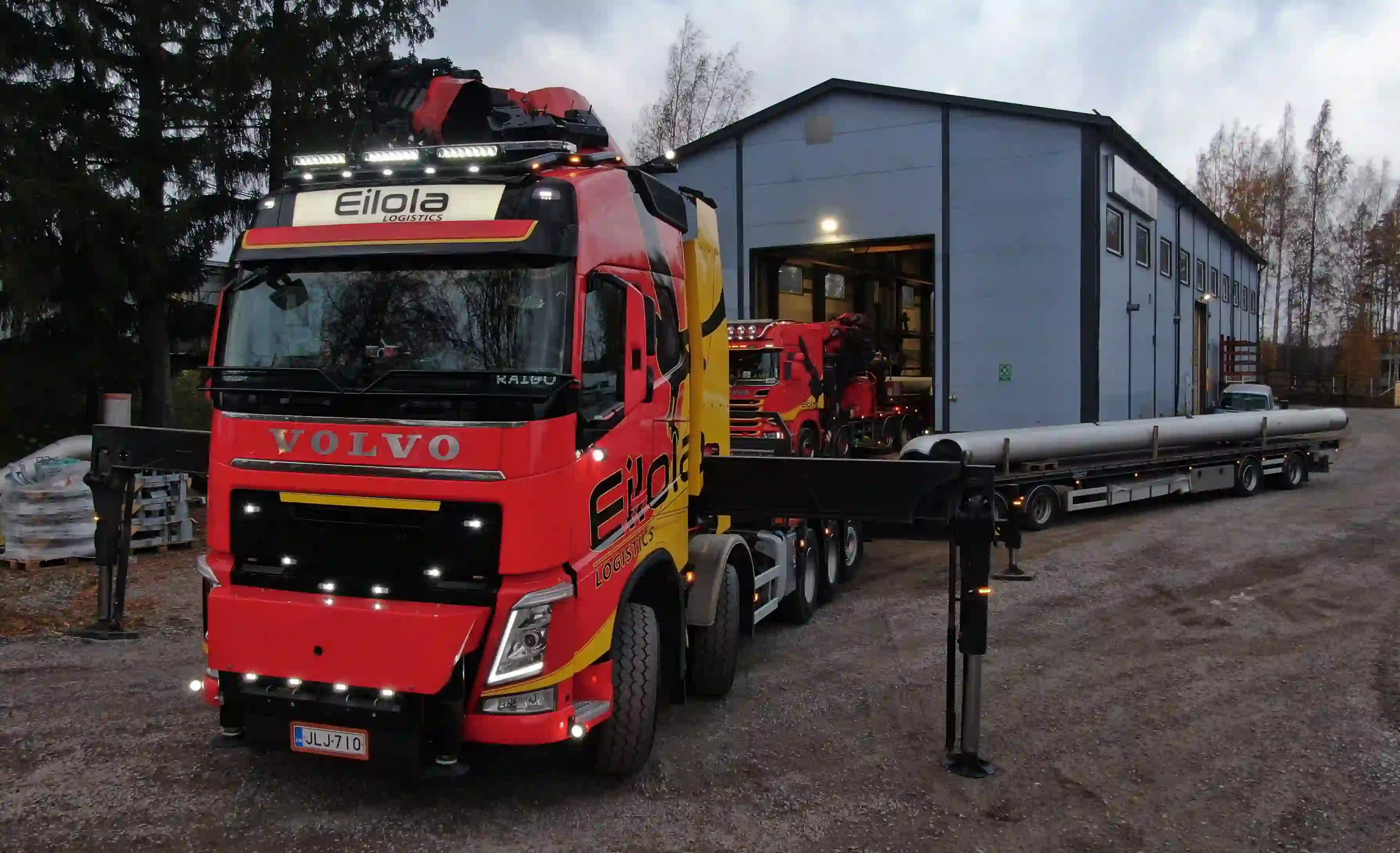 Monipuolinen kalusto kaikkiin nostoihin